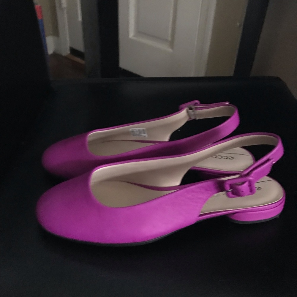 NWOT Ecco Anine sling back flats EU 38